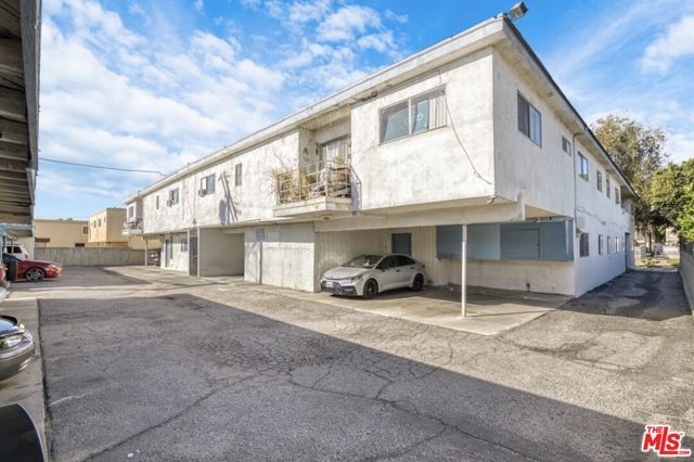 8750 Owensmouth Avenue, Canoga Park (los Angeles), CA 91304