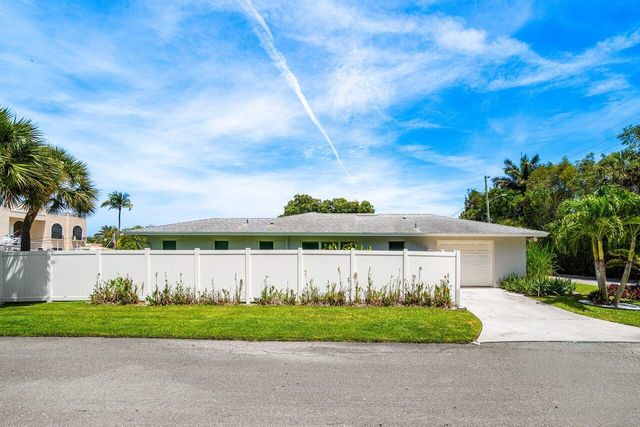 106 Periwinkle Drive, Hypoluxo, FL 33462