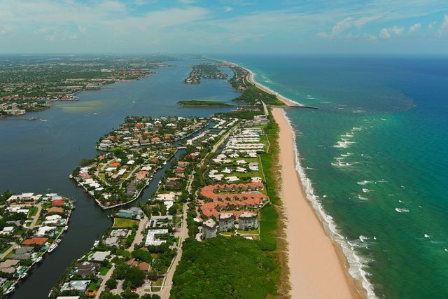 106 Periwinkle Drive, Hypoluxo, FL 33462