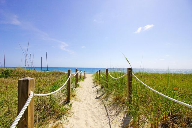 106 Periwinkle Drive, Hypoluxo, FL 33462