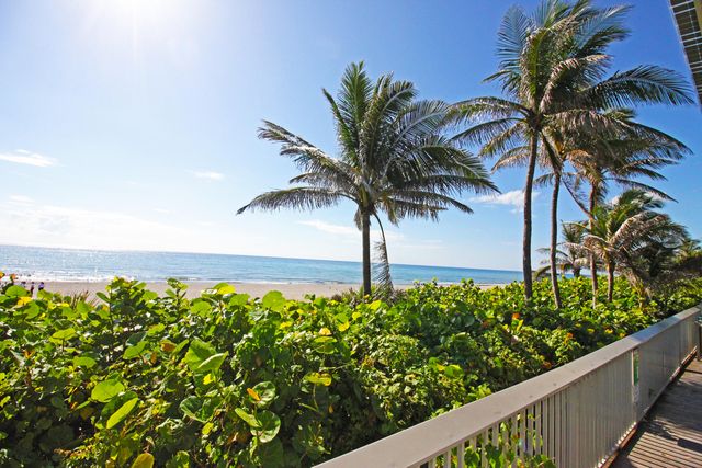 106 Periwinkle Drive, Hypoluxo, FL 33462