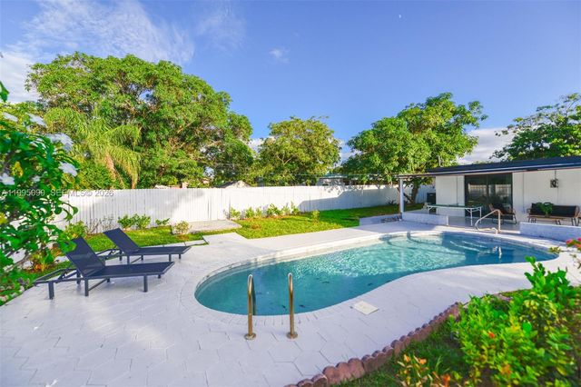 415 NW 133rd St, North Miami, FL 33168