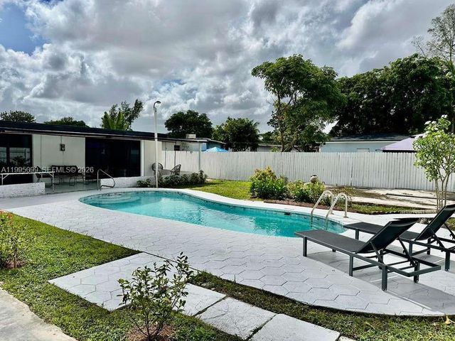 415 NW 133rd St, North Miami, FL 33168