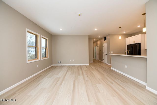 1859 Western Avenue 201, Guilderland, NY 12203