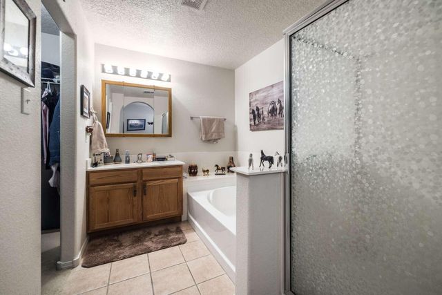 2700 Violeta Circle SE, Rio Rancho, NM 87124