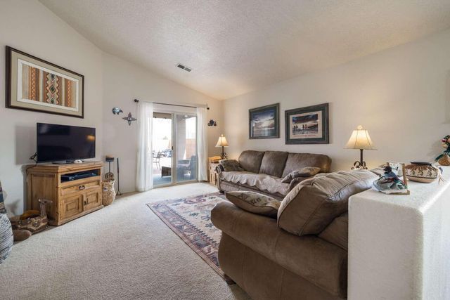 2700 Violeta Circle SE, Rio Rancho, NM 87124