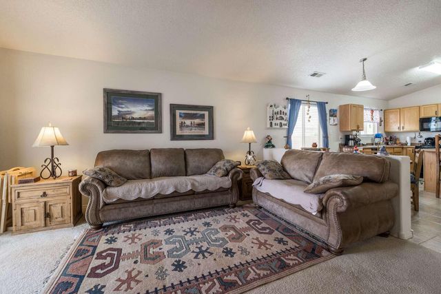 2700 Violeta Circle SE, Rio Rancho, NM 87124