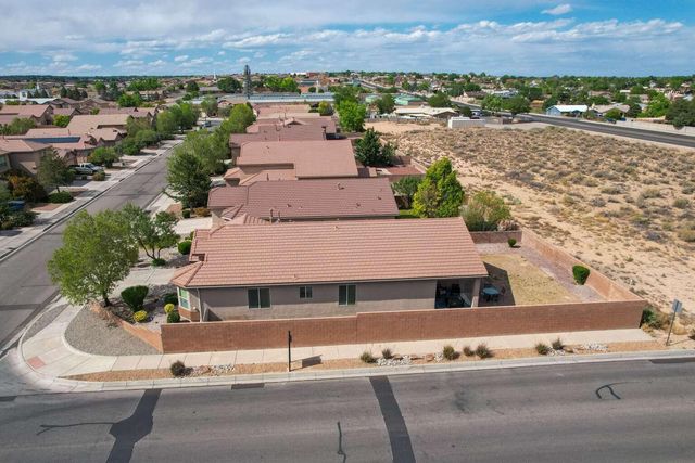 2700 Violeta Circle SE, Rio Rancho, NM 87124