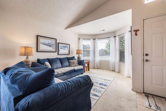 2700 Violeta Circle SE, Rio Rancho, NM 87124