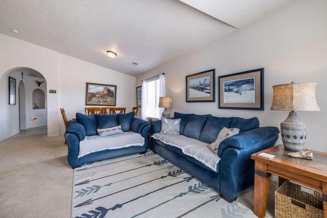 2700 Violeta Circle SE, Rio Rancho, NM 87124