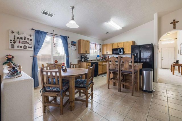 2700 Violeta Circle SE, Rio Rancho, NM 87124