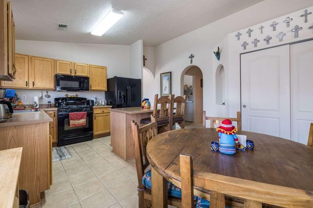 2700 Violeta Circle SE, Rio Rancho, NM 87124