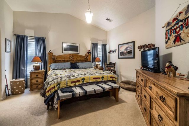 2700 Violeta Circle SE, Rio Rancho, NM 87124