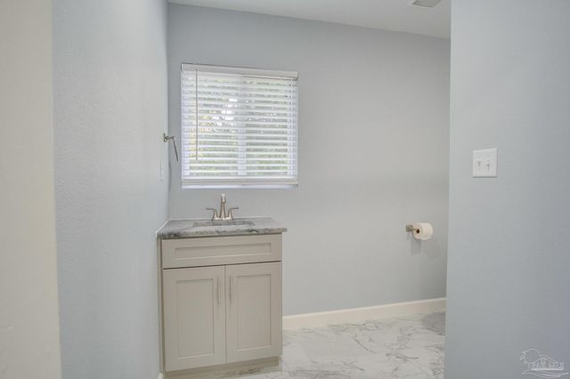 114 Altamont Rd, Pensacola, FL 32503