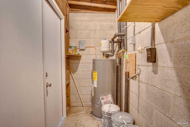 114 Altamont Rd, Pensacola, FL 32503