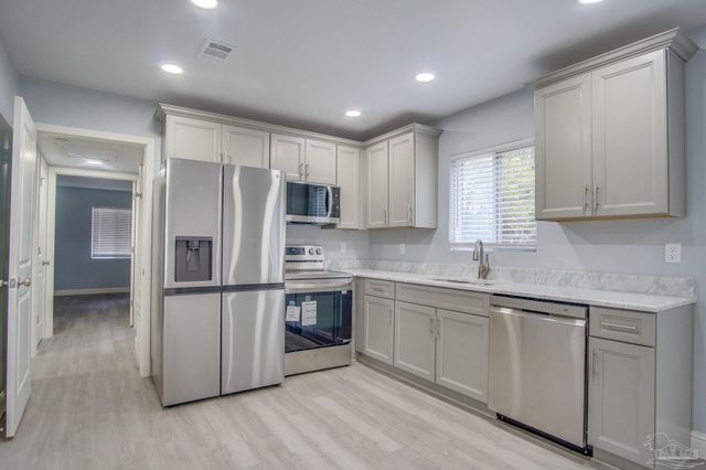 114 Altamont Rd, Pensacola, FL 32503