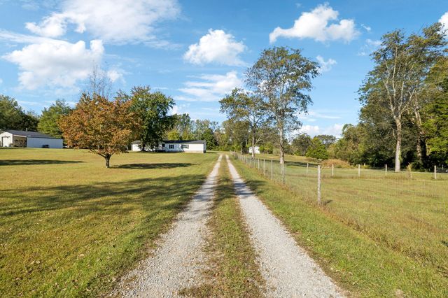 1740 Hazelwood Dr, Ashland City, TN 37015