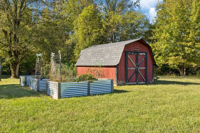1740 Hazelwood Dr, Ashland City, TN 37015