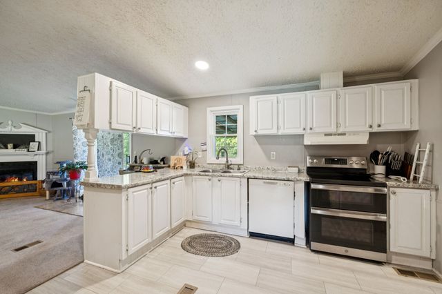 1740 Hazelwood Dr, Ashland City, TN 37015