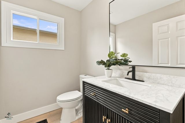 2703 N Ridge Avenue, Arlington Heights, IL 60004