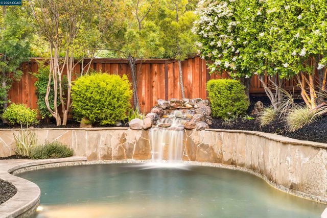 415 Skycrest Dr, Danville, CA 94506