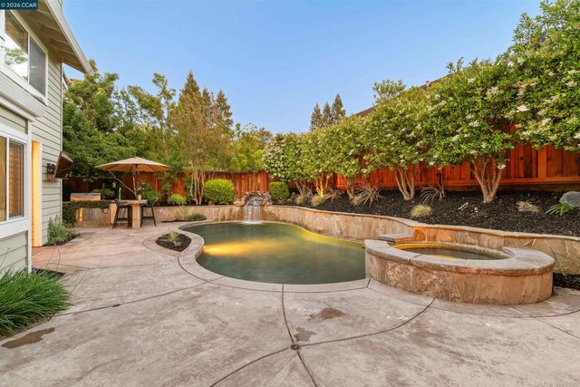 415 Skycrest Dr, Danville, CA 94506