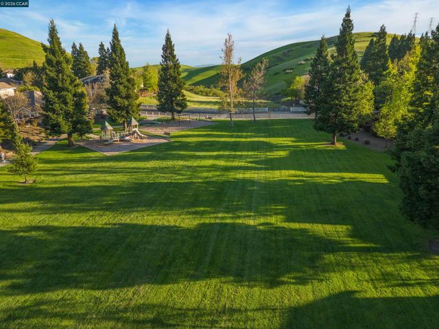 415 Skycrest Dr, Danville, CA 94506