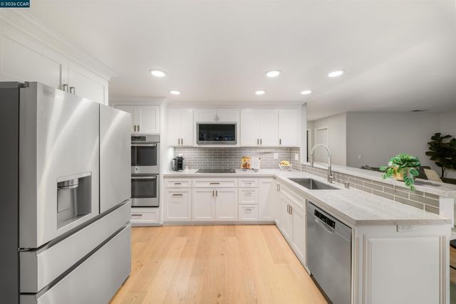 415 Skycrest Dr, Danville, CA 94506