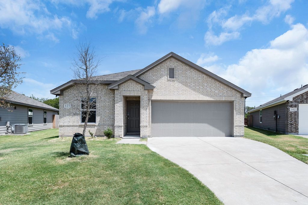 123 Hesed Street, Greenville, TX 75402