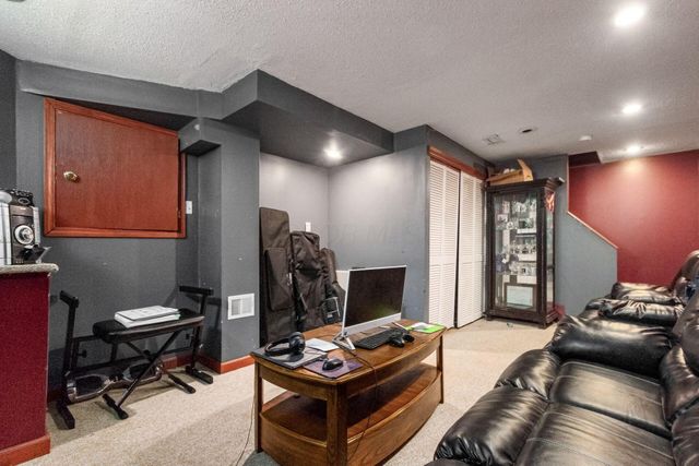3033 Benchmark Drive, Columbus, OH 43219