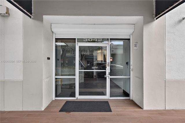 3042 NW 82nd Avenue, Doral, FL 33122