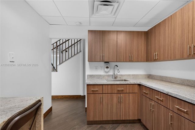 3042 NW 82nd Avenue, Doral, FL 33122