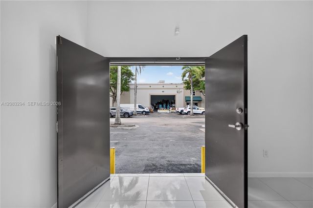 3042 NW 82nd Avenue, Doral, FL 33122