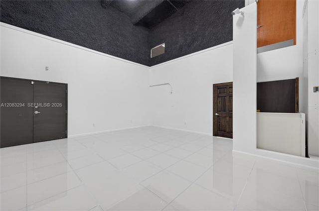 3042 NW 82nd Avenue, Doral, FL 33122