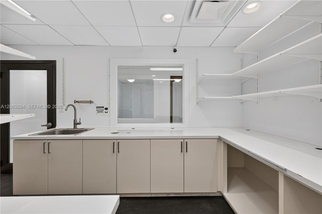 3042 NW 82nd Avenue, Doral, FL 33122