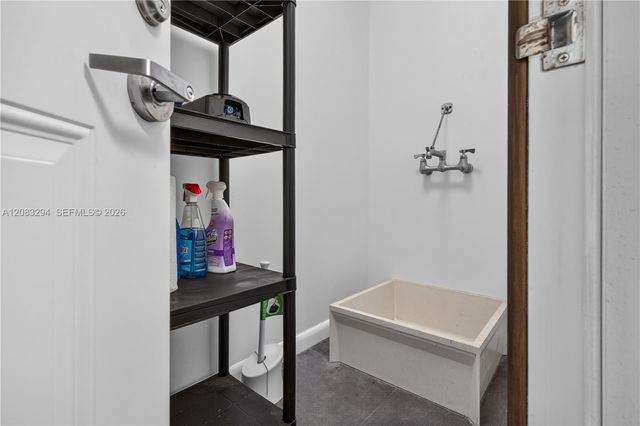 3042 NW 82nd Avenue, Doral, FL 33122