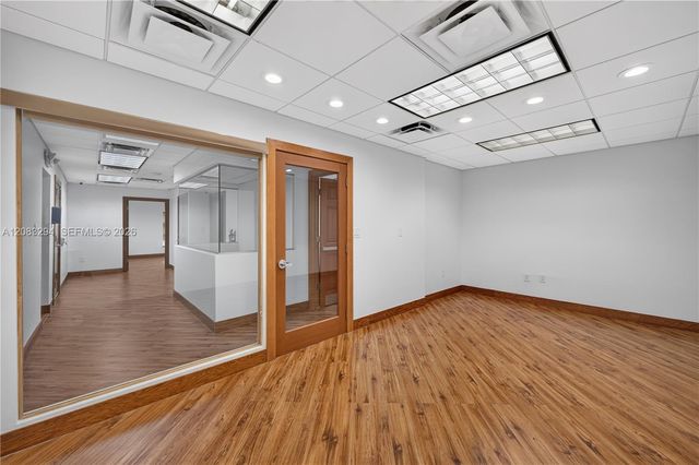 3042 NW 82nd Avenue, Doral, FL 33122