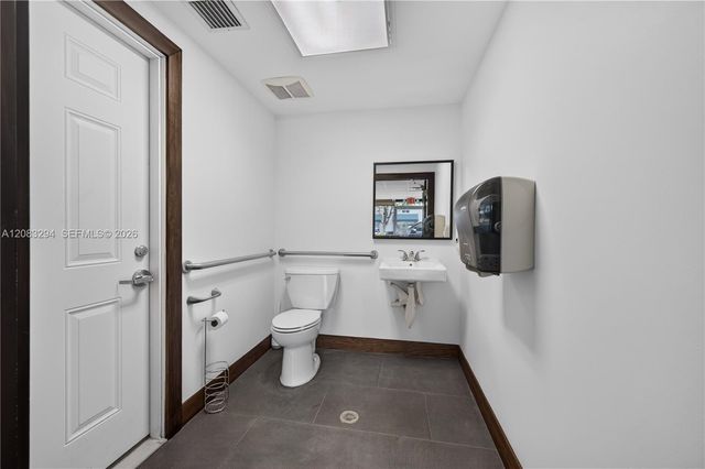 3042 NW 82nd Avenue, Doral, FL 33122