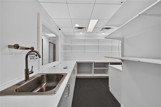 3042 NW 82nd Avenue, Doral, FL 33122