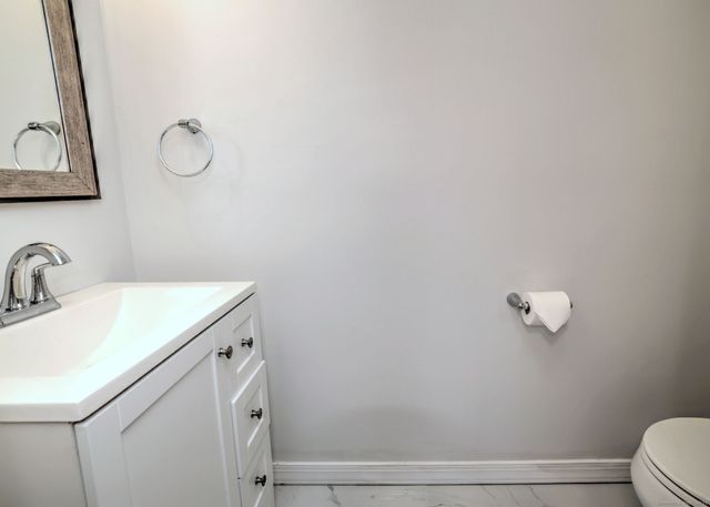 245 Sunnyridge Avenue APT 2, Fairfield, CT 06824