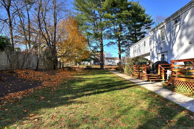 245 Sunnyridge Avenue APT 2, Fairfield, CT 06824