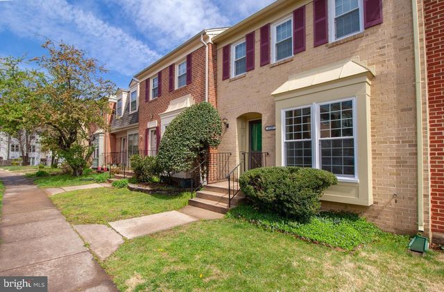 9709 LAKEPOINTE DR, Burke, VA 22015