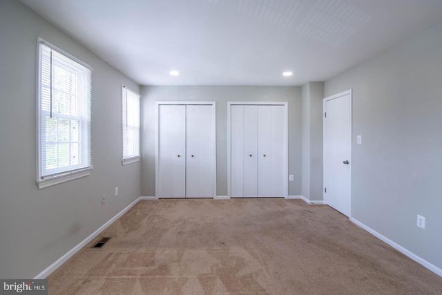 9709 LAKEPOINTE DR, Burke, VA 22015