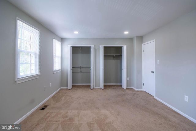 9709 LAKEPOINTE DR, Burke, VA 22015