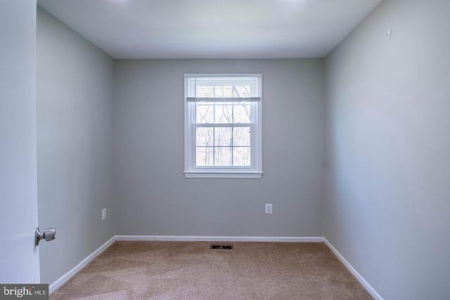 9709 LAKEPOINTE DR, Burke, VA 22015