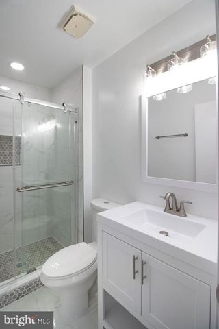 9709 LAKEPOINTE DR, Burke, VA 22015