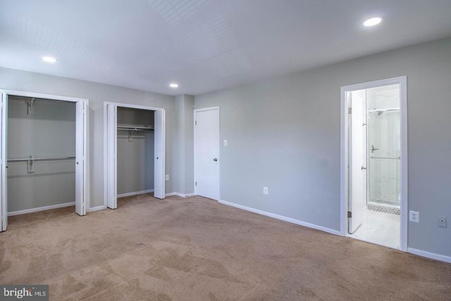 9709 LAKEPOINTE DR, Burke, VA 22015