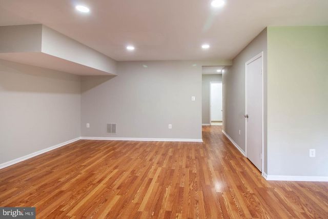 9709 LAKEPOINTE DR, Burke, VA 22015