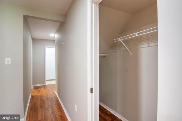 9709 LAKEPOINTE DR, Burke, VA 22015