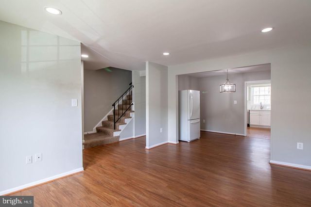 9709 LAKEPOINTE DR, Burke, VA 22015